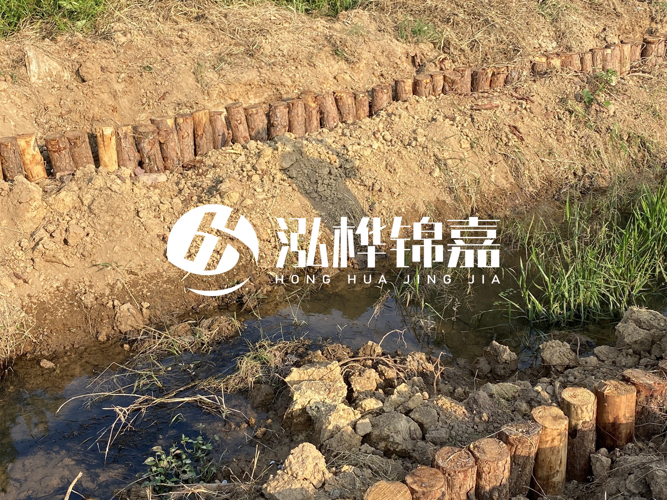 防汛木樁價(jià)格中的施工費(fèi)如何計(jì)算？水下打樁和陸地打樁費(fèi)用差異？