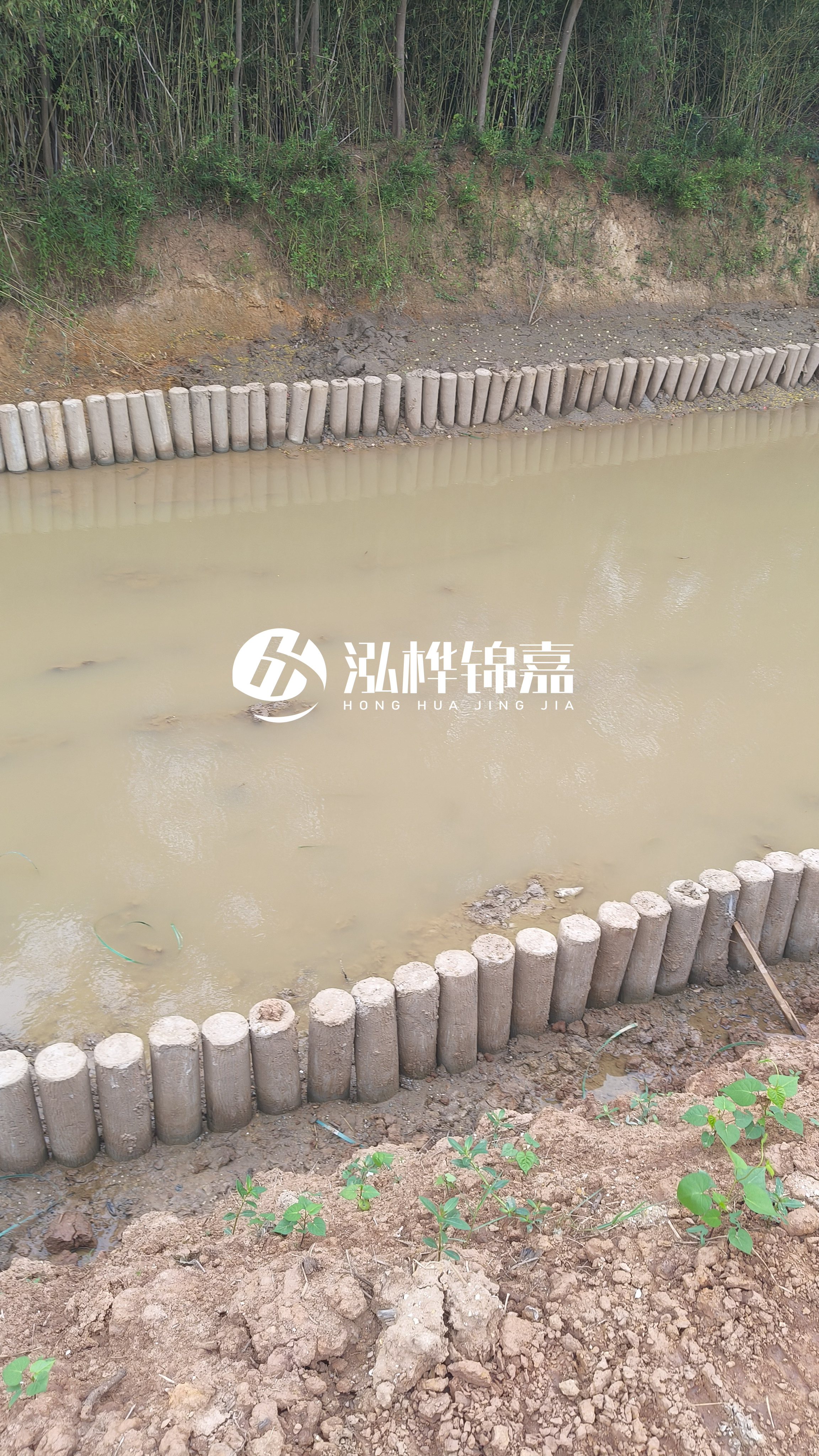 水泥仿木樁施工隊泓樺錦嘉 - 仿木樁施工的機械和松木樁施工通用嗎？